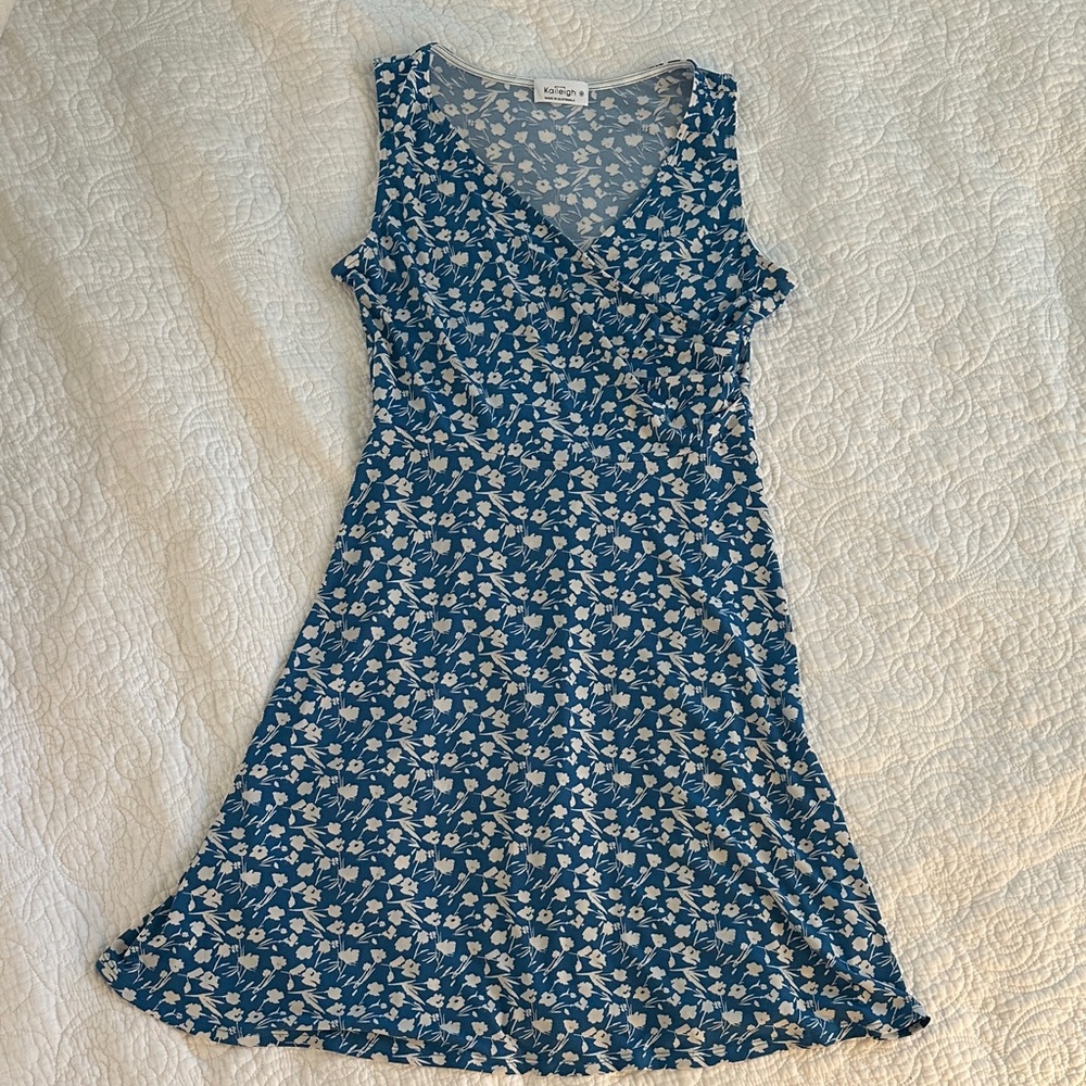 Sleeveless Blue and White Floral Midi Dress